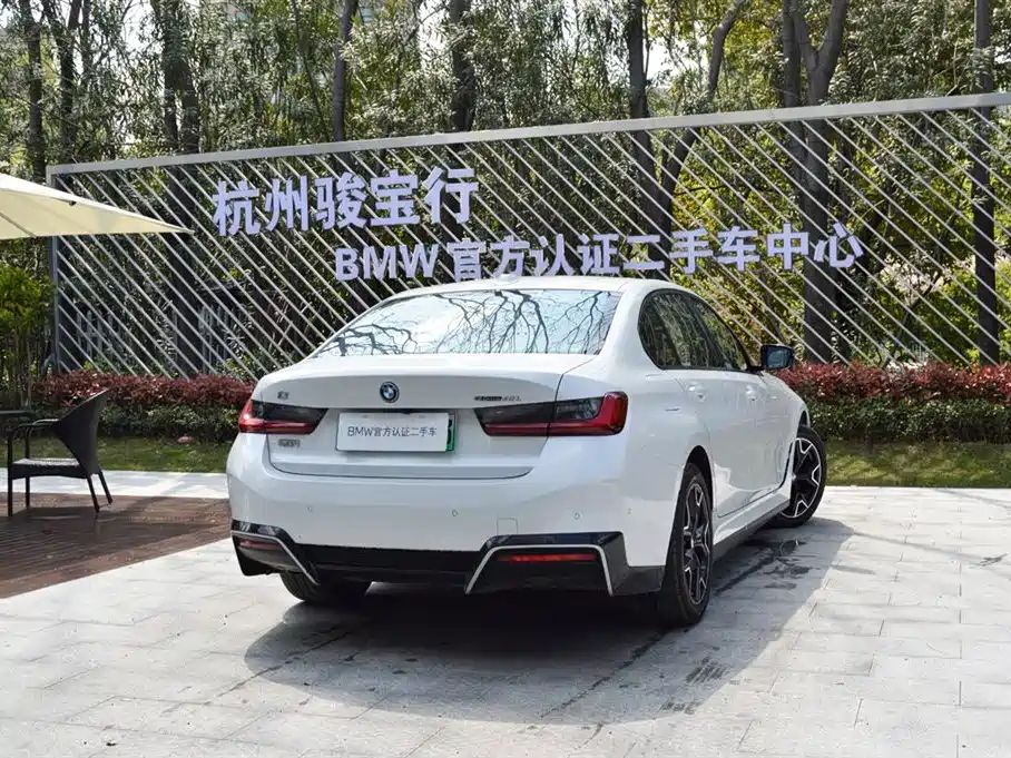 BMW i3 2025