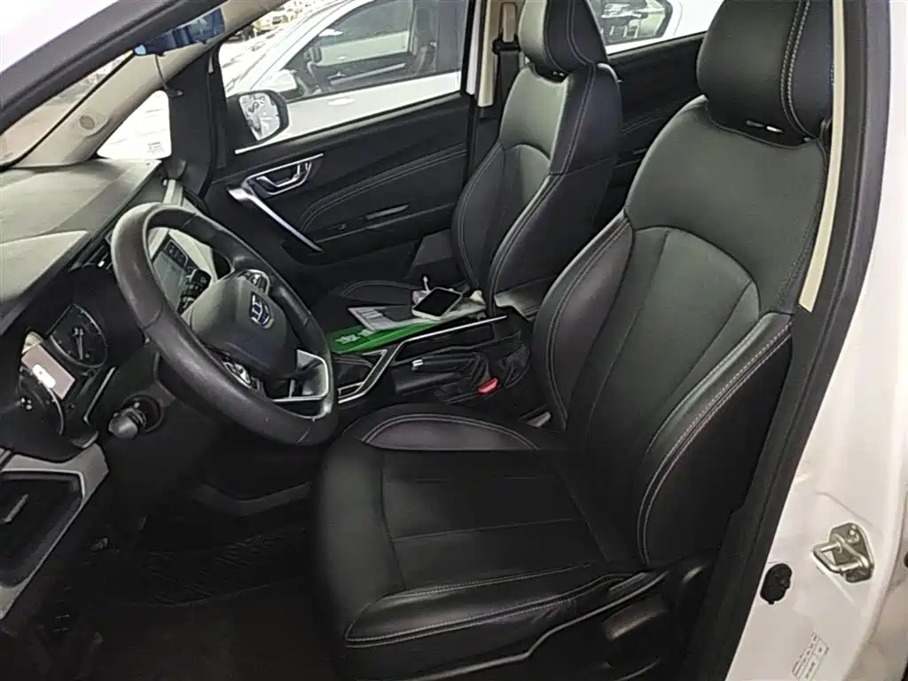 Geely Vision X3 2020 — фото 14