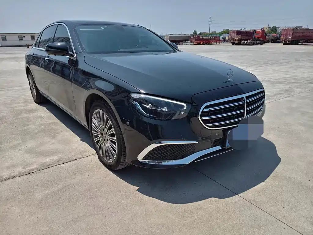 Mercedes-Benz E-Class 2022 — фото 1