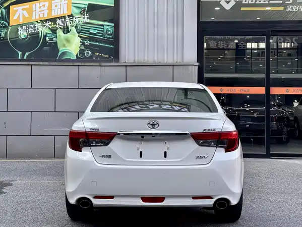 Toyota Reiz 2016