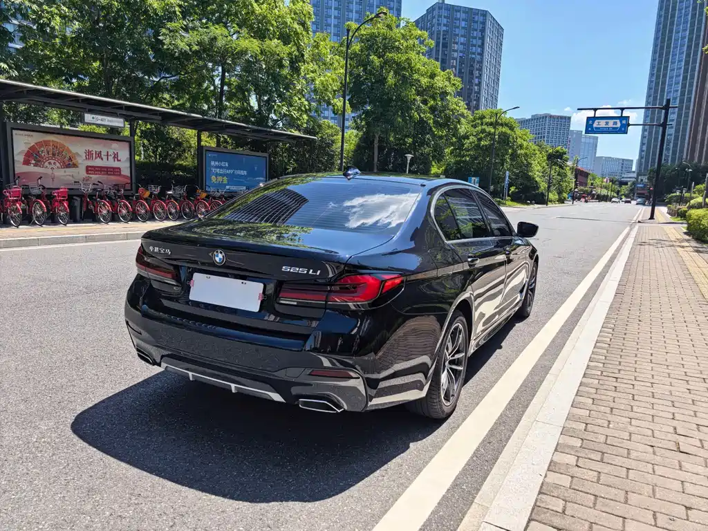 BMW 5 Series 2023