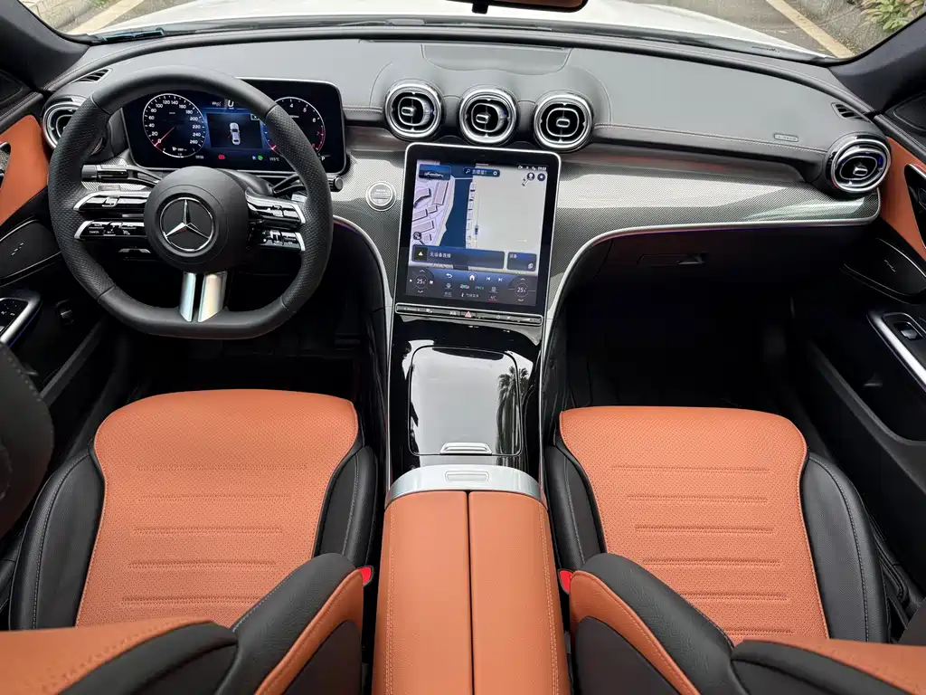 Mercedes-Benz C-Class 2023 — фото 7
