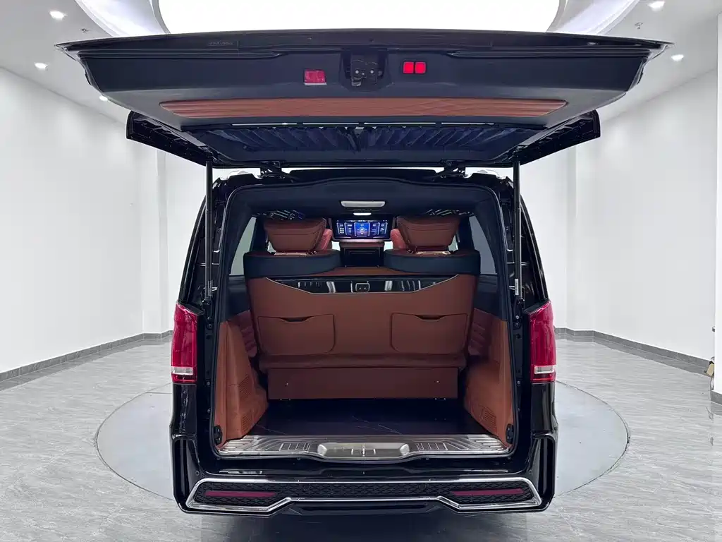 Mercedes-Benz Vito 2023 — фото 17