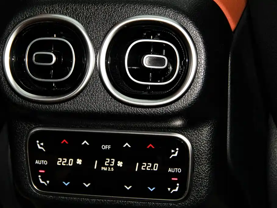 Mercedes-Benz GLC 2026 — фото 23