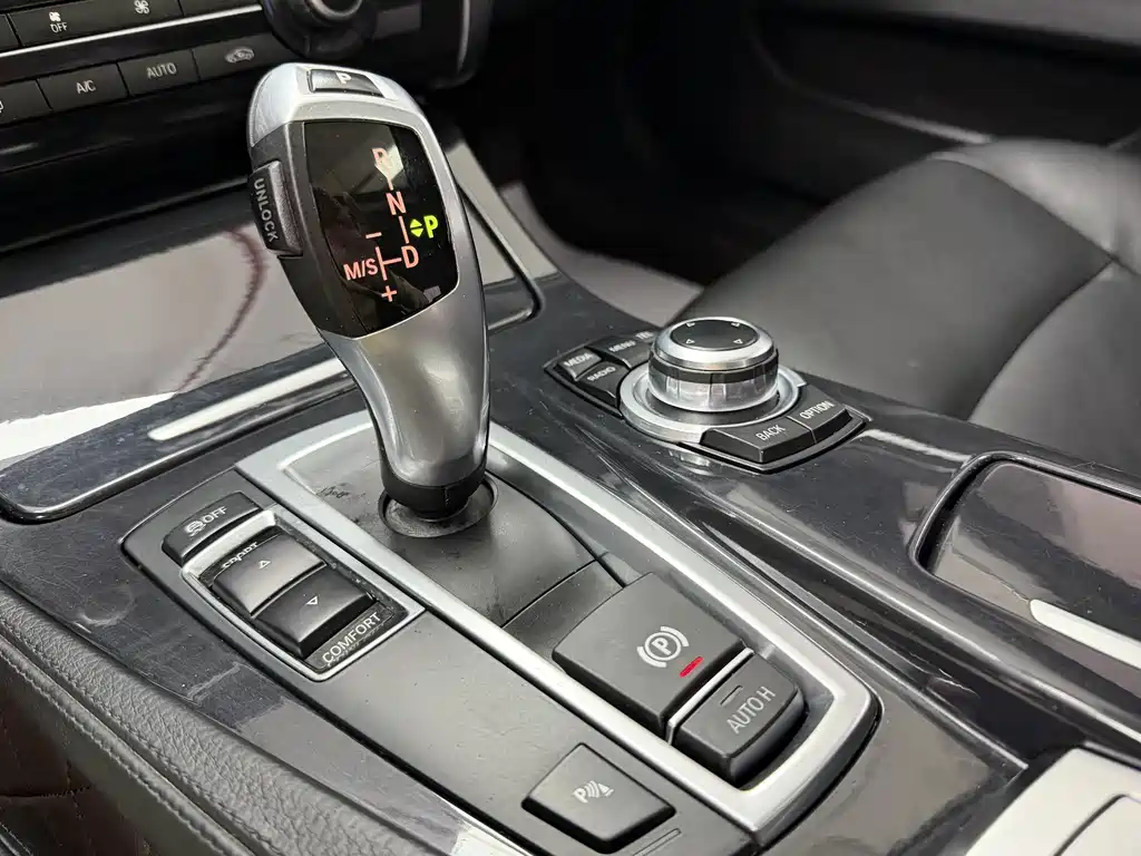 BMW 5 Series 2013 — фото 9