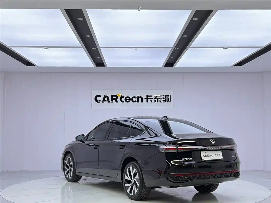 Volkswagen Passat 2025