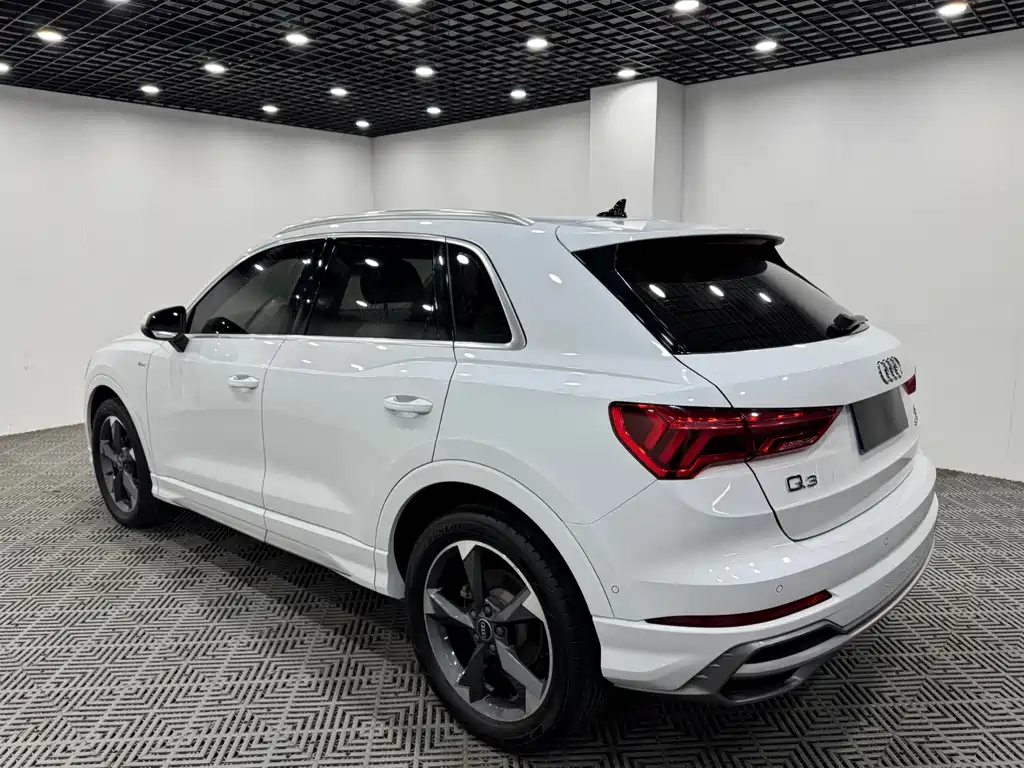 Audi Q3 2022 — фото 9