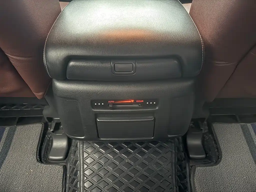 Nissan Patrol 2018 — фото 15