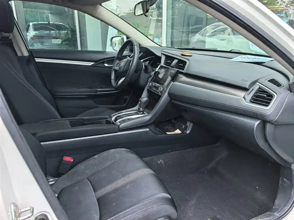 Honda Civic 2020 — фото 13