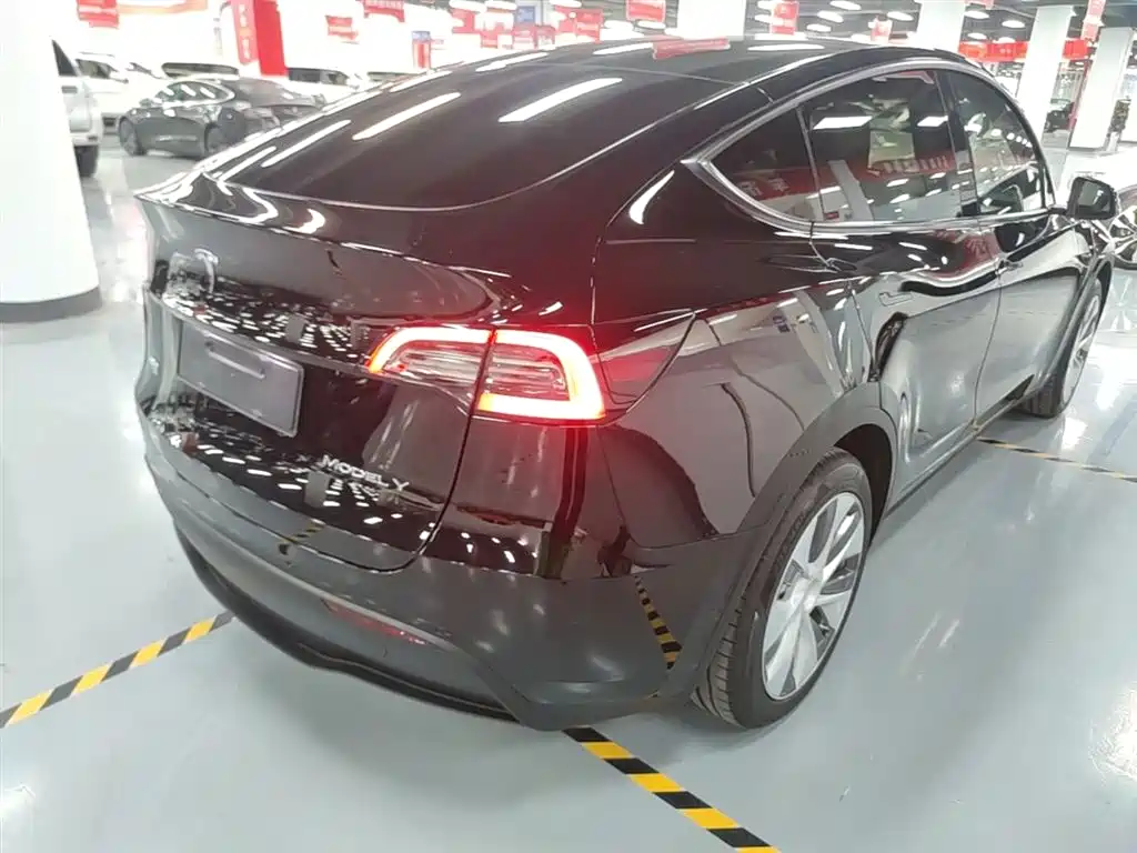 Tesla Model Y 2022 — фото 7