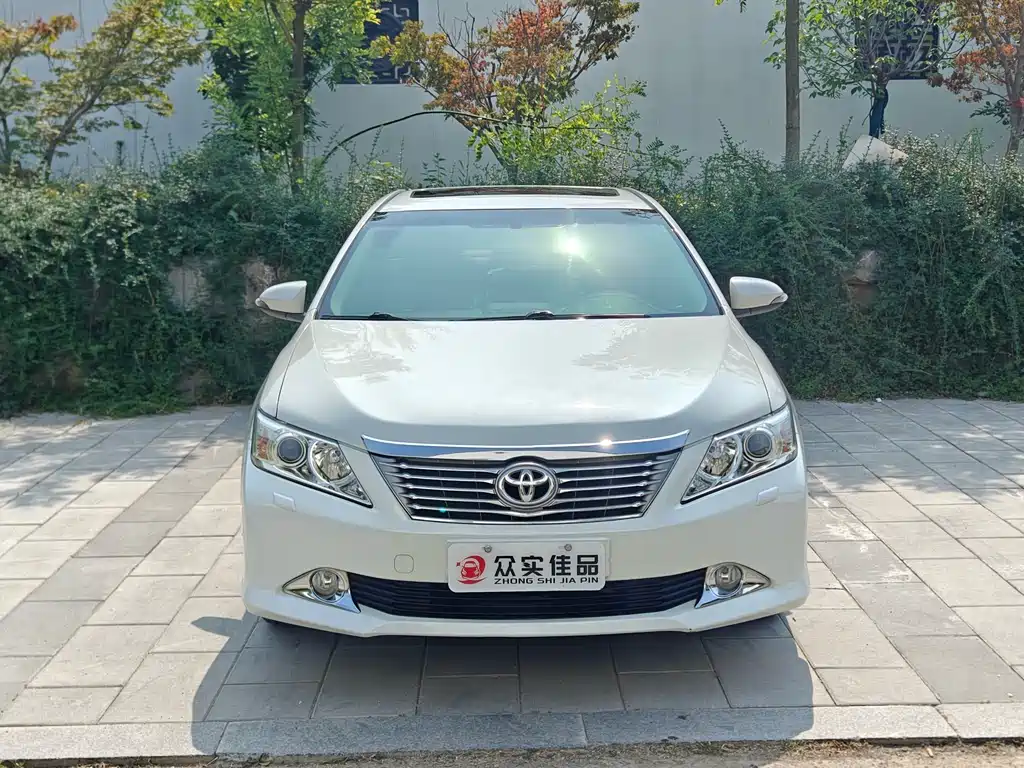Toyota Camry 2014 — фото 2