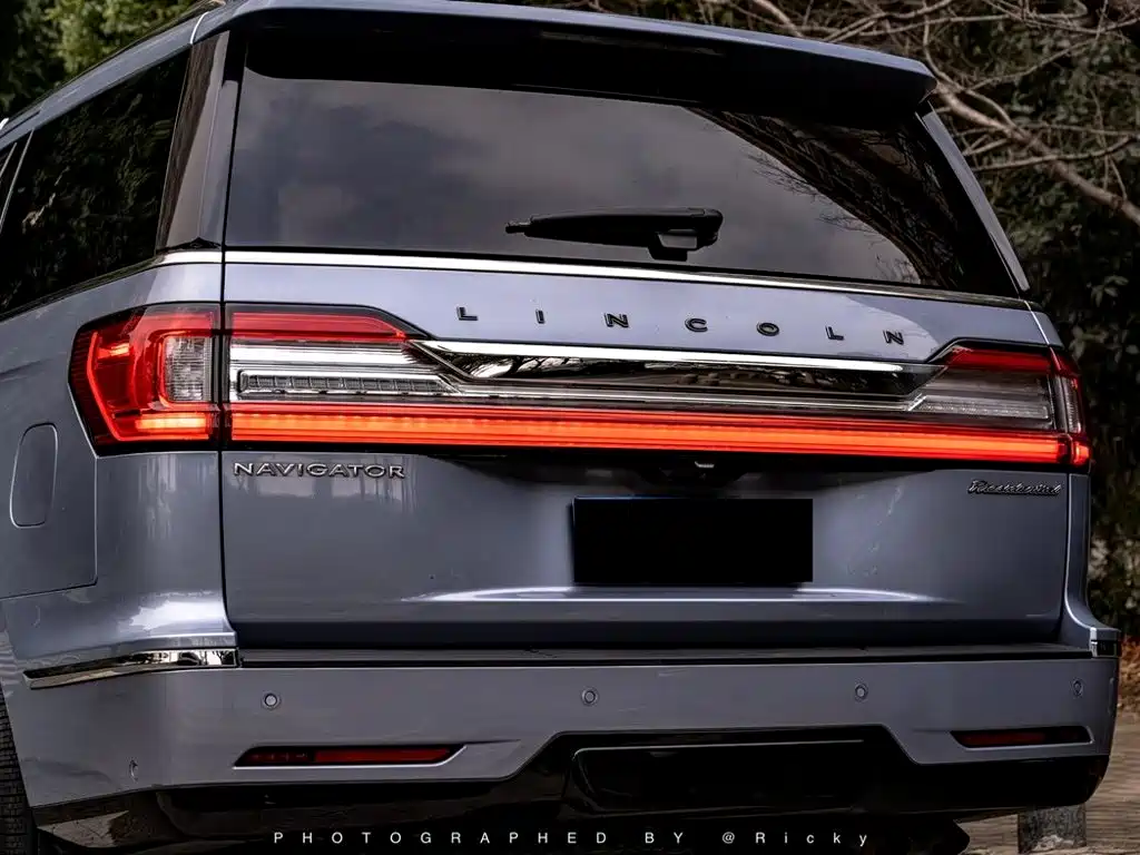 Lincoln Navigator 2020 — фото 18