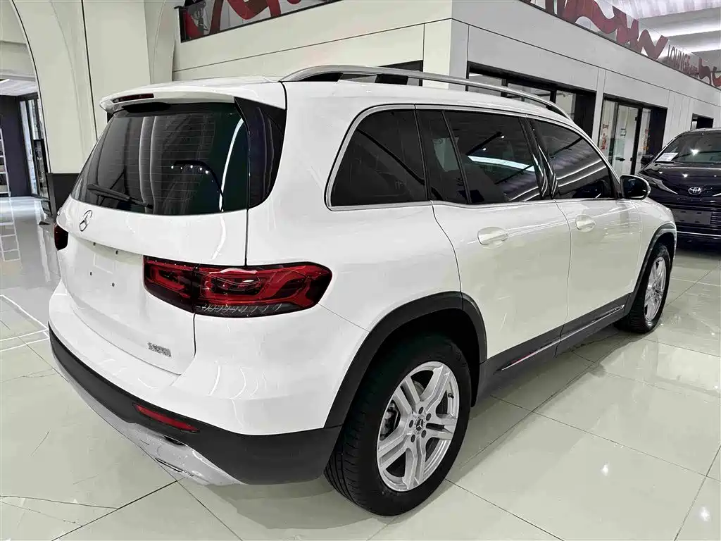 Mercedes-Benz GLB 2023 — фото 18