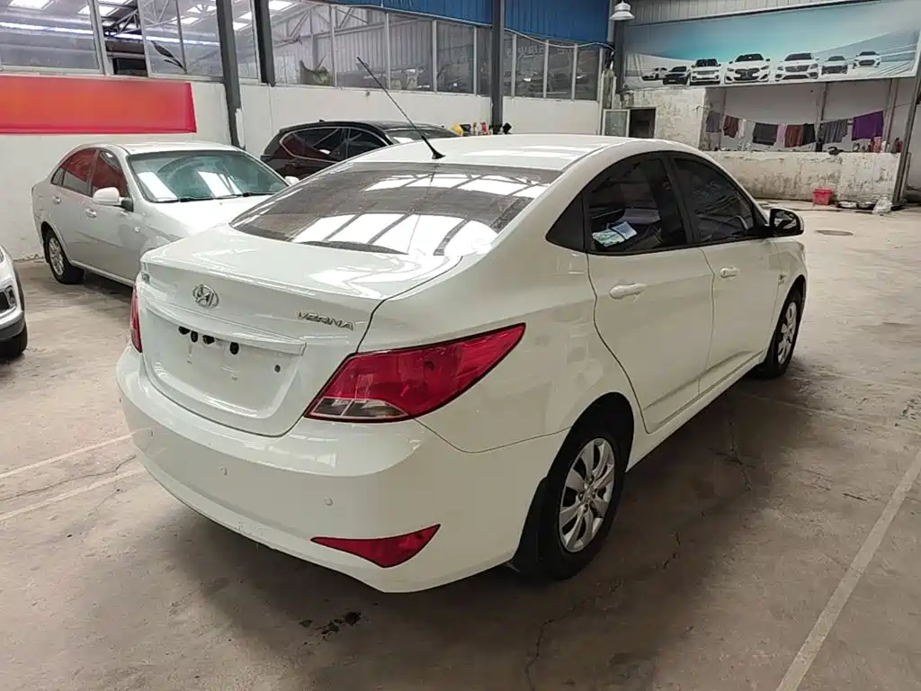 Hyundai Accent 2016 — фото 7