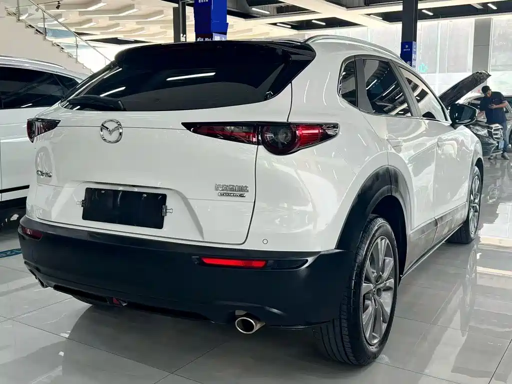 Mazda CX-30 2022 — фото 9