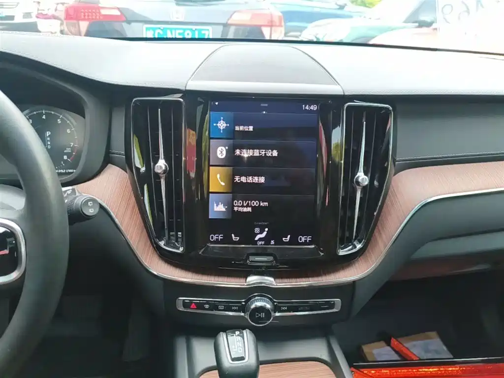 Volvo XC60 2021 — фото 13