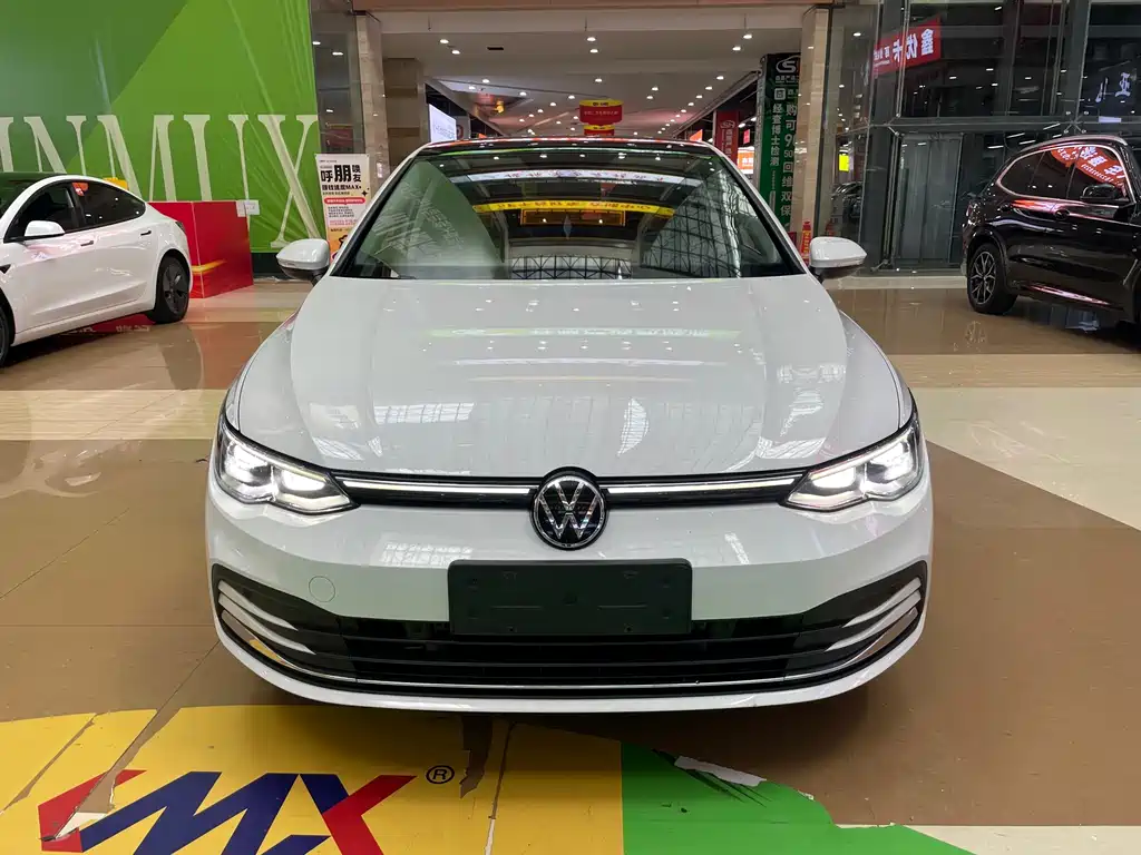 Volkswagen Golf 2024