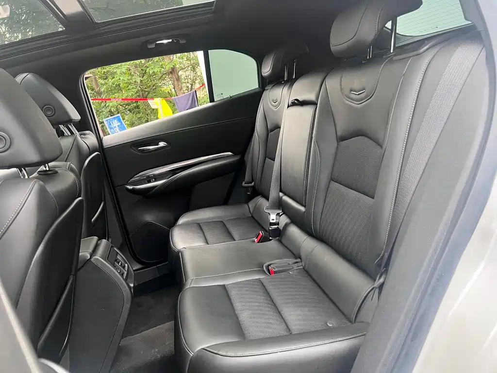 Cadillac XT4 2020 — фото 12