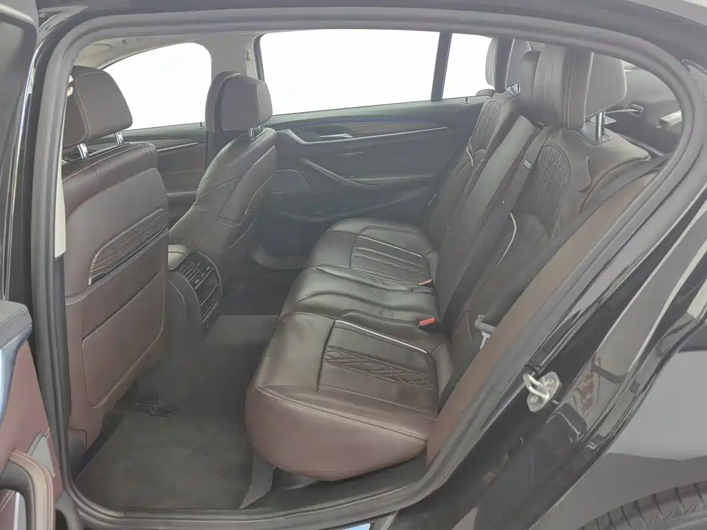 BMW 5 Series New Energy 2019 — фото 15