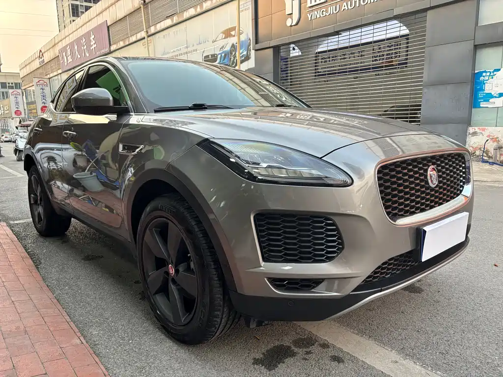 Jaguar E-PACE 2019 — фото 3