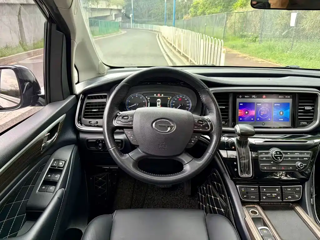 GAC Trumpchi M8 2020 — фото 21