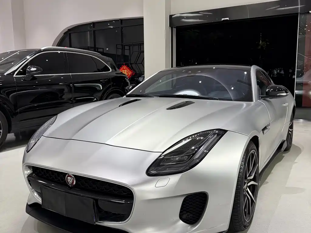 Jaguar F-TYPE 2019 — фото 12