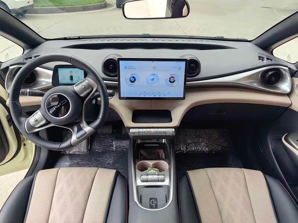 BYD Dolphin 2024