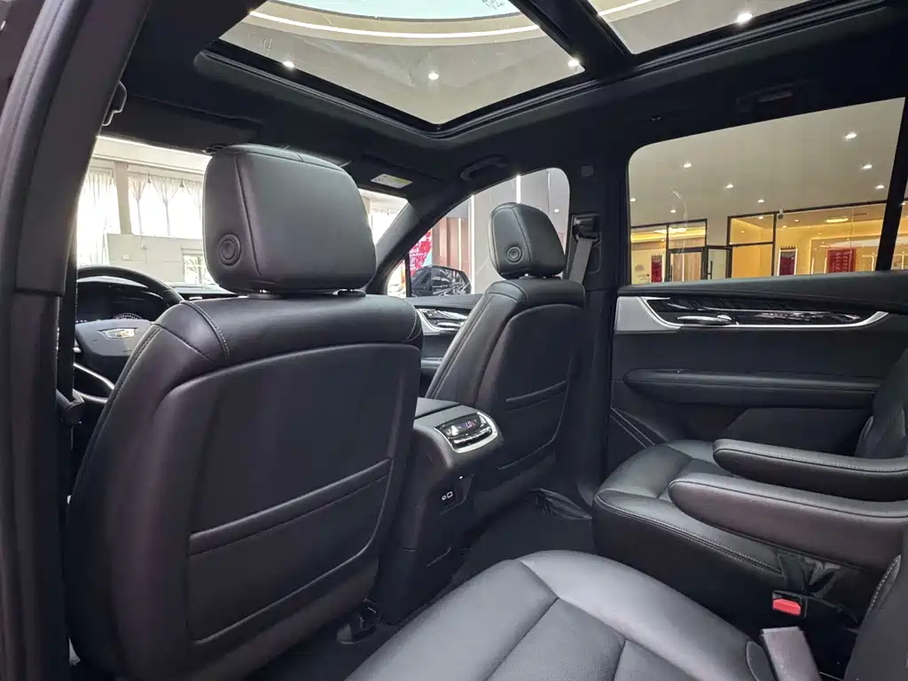 Cadillac XT6 2021 — фото 12