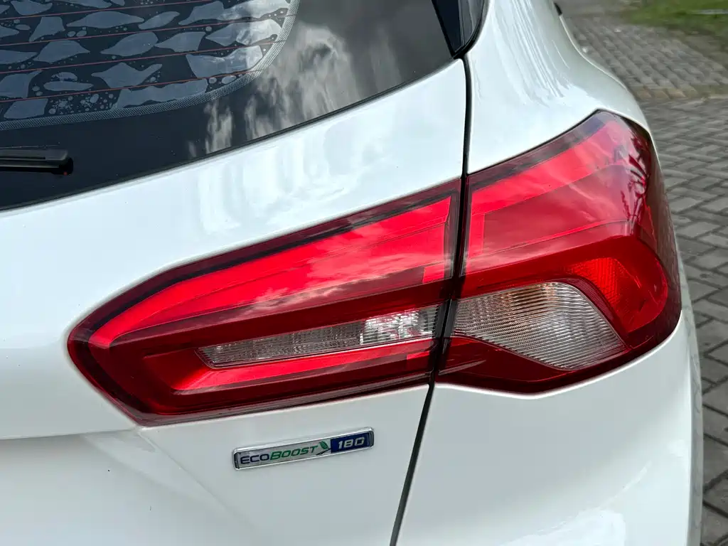 Ford Focus 2021 — фото 12