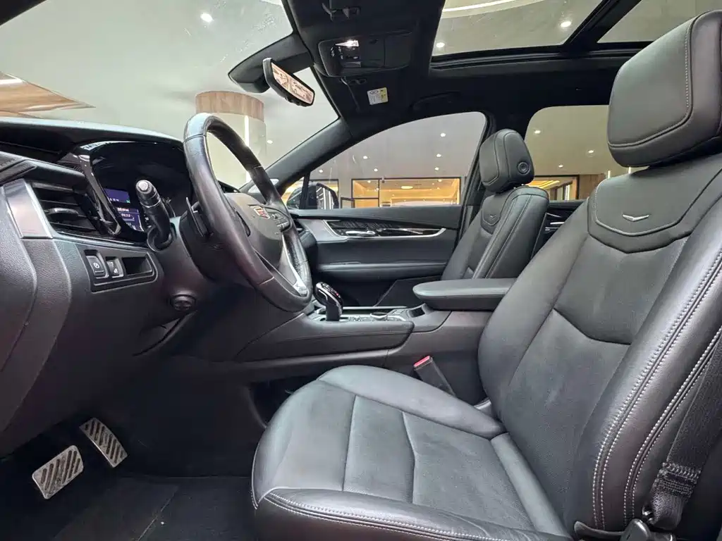 Cadillac XT6 2021 — фото 11