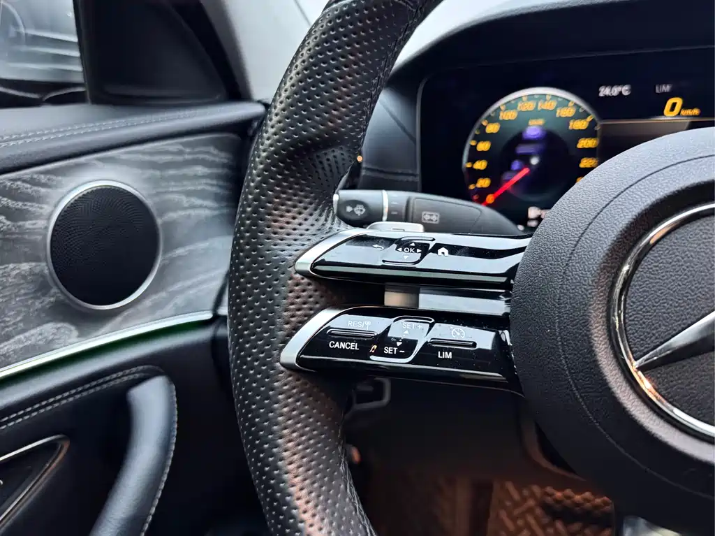 Mercedes-Benz E-Class 2022 — фото 21