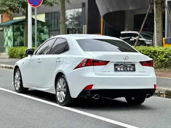 Lexus IS 2015
