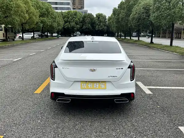 Cadillac CT4 2021
