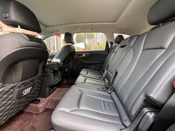 Audi Q7 2024