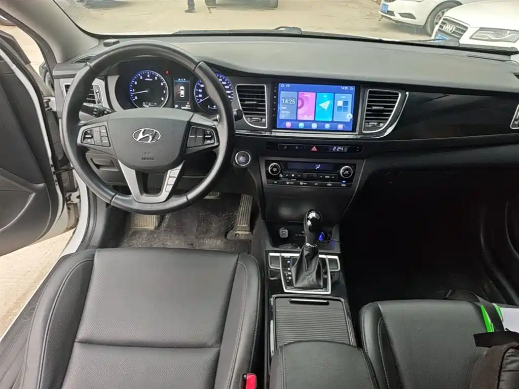Hyundai Mistra 2014 — фото 10