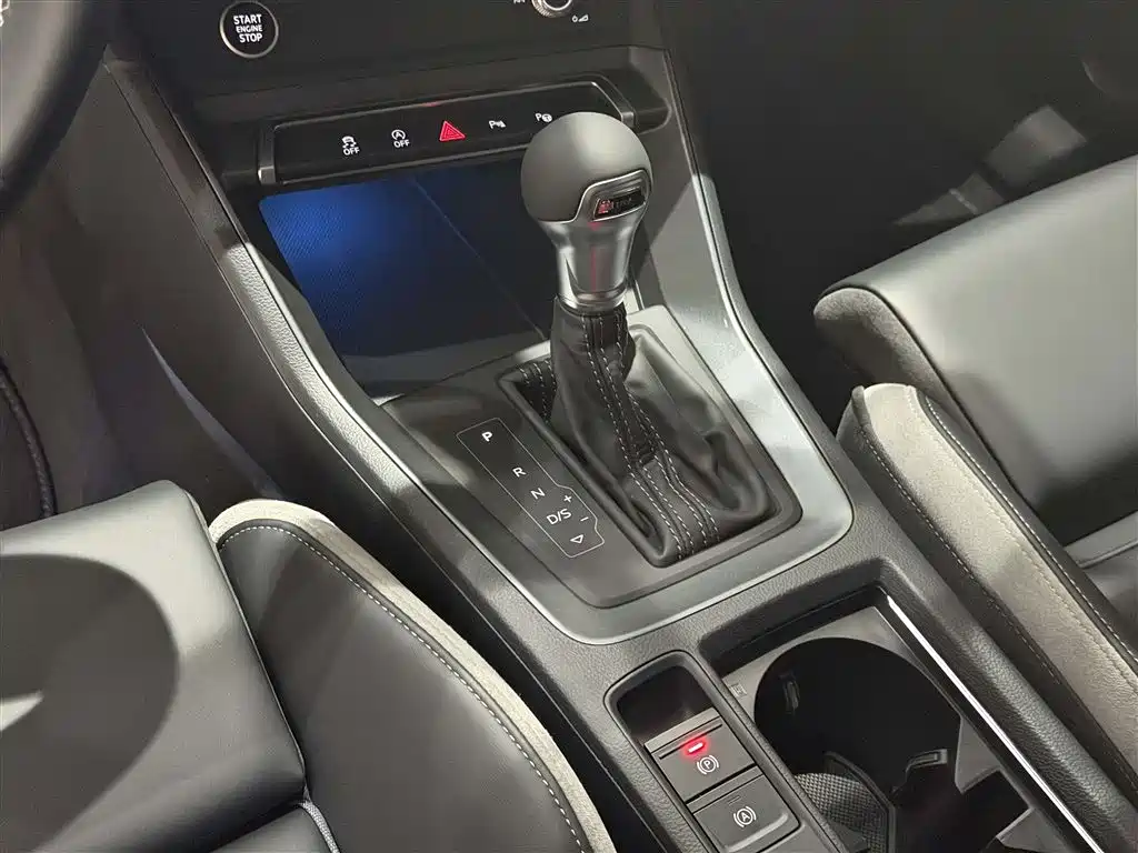Audi Q3 2024 — фото 17