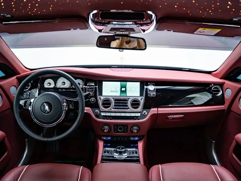 Rolls-Royce Phantom 2017 — фото 10