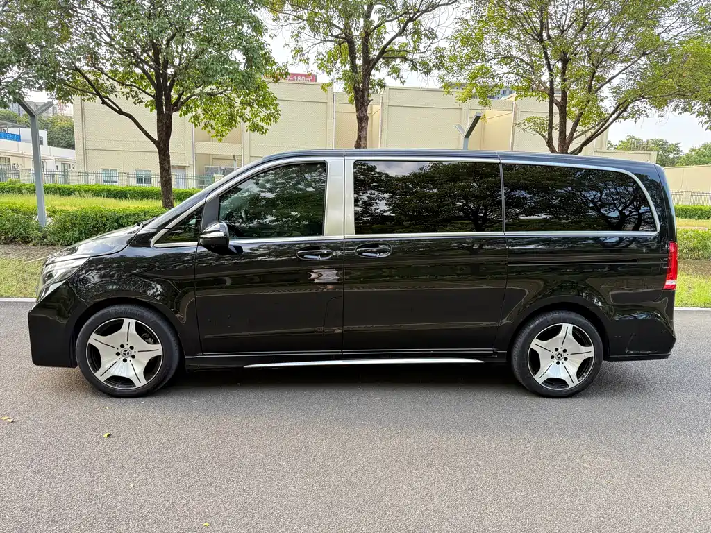 Mercedes-Benz V-Class 2022 — фото 7