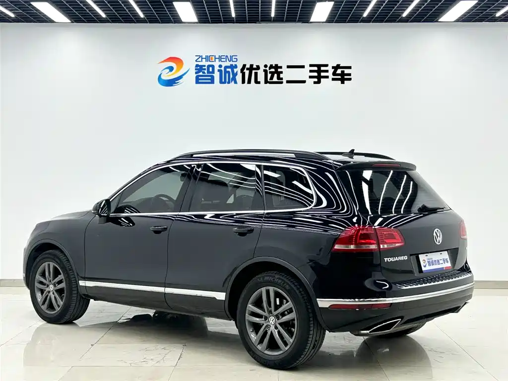 Volkswagen Touareg 2018 — фото 23
