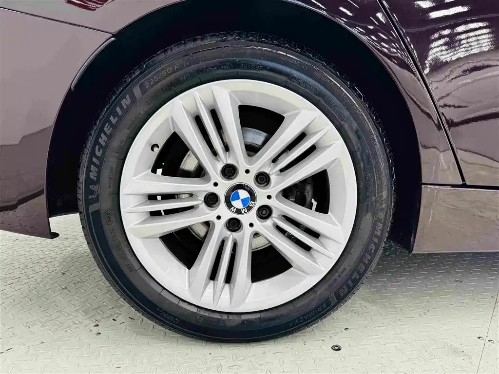 BMW 3 Series 2017 — фото 25