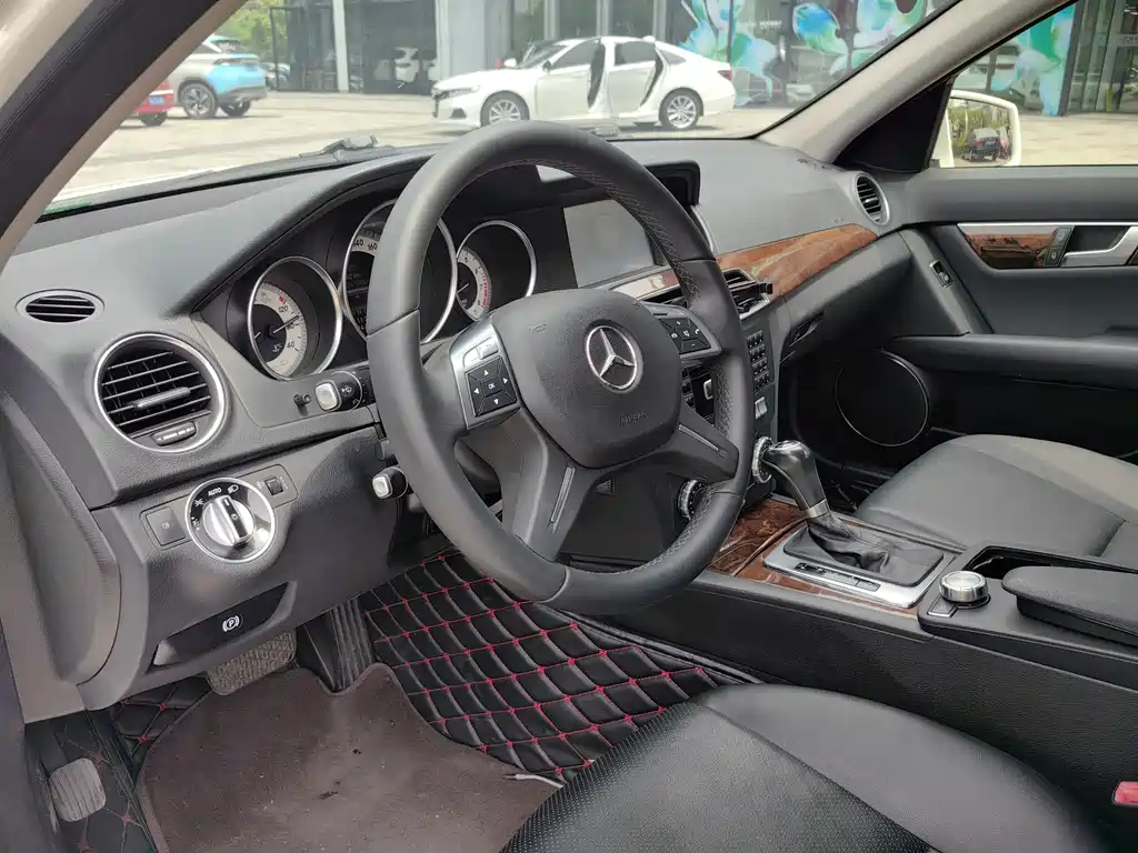 Mercedes-Benz C-Class 2013 — фото 9