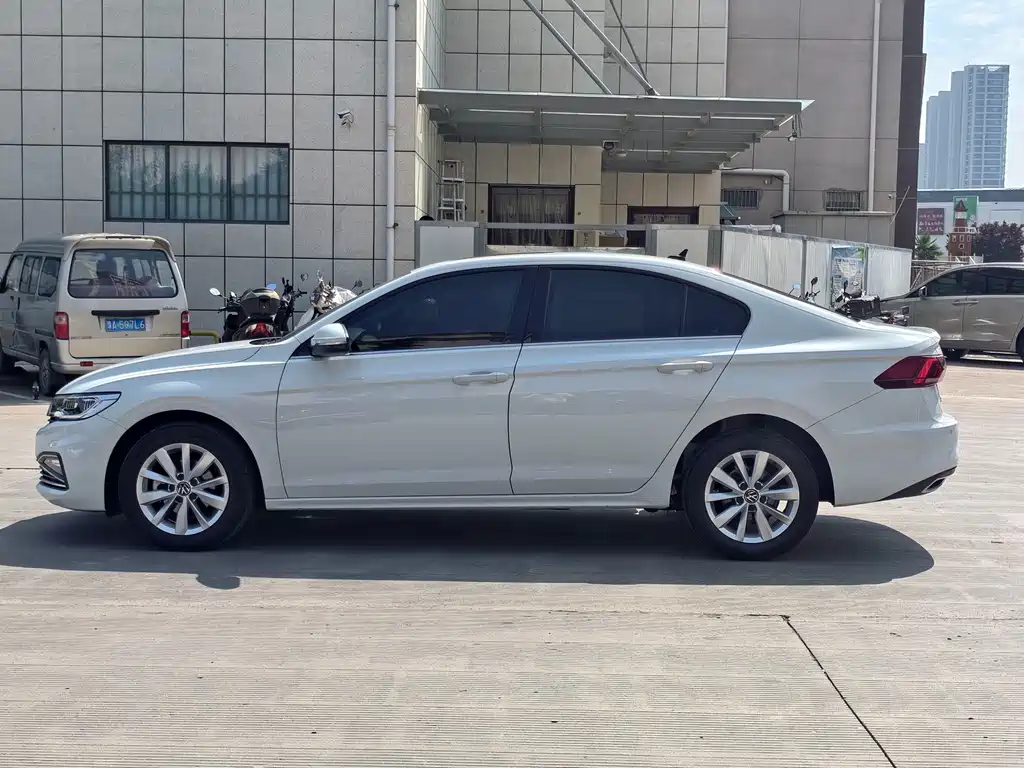 Volkswagen Bora 2023