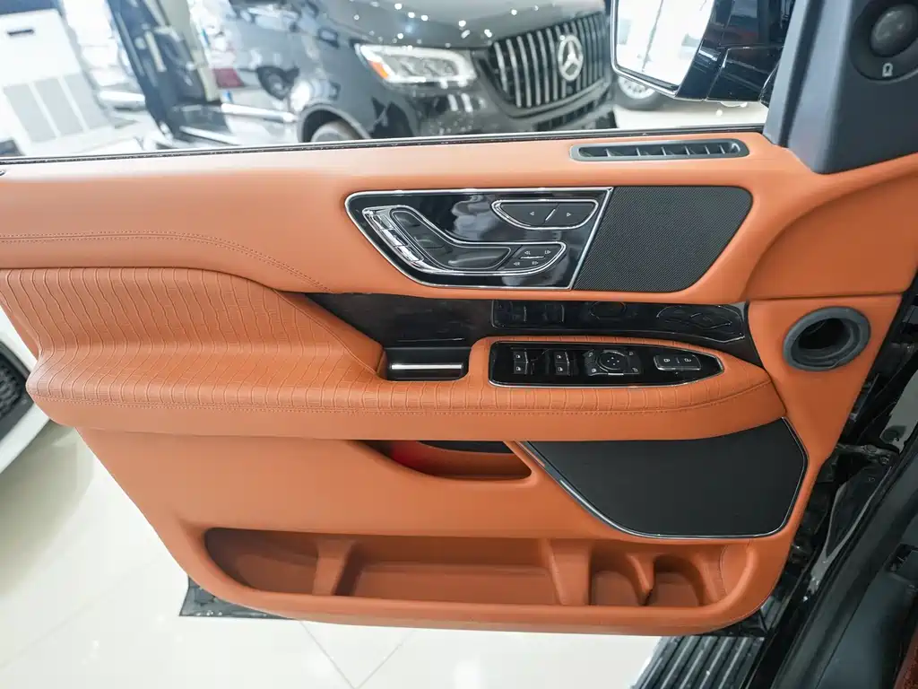 Lincoln Navigator — фото 10
