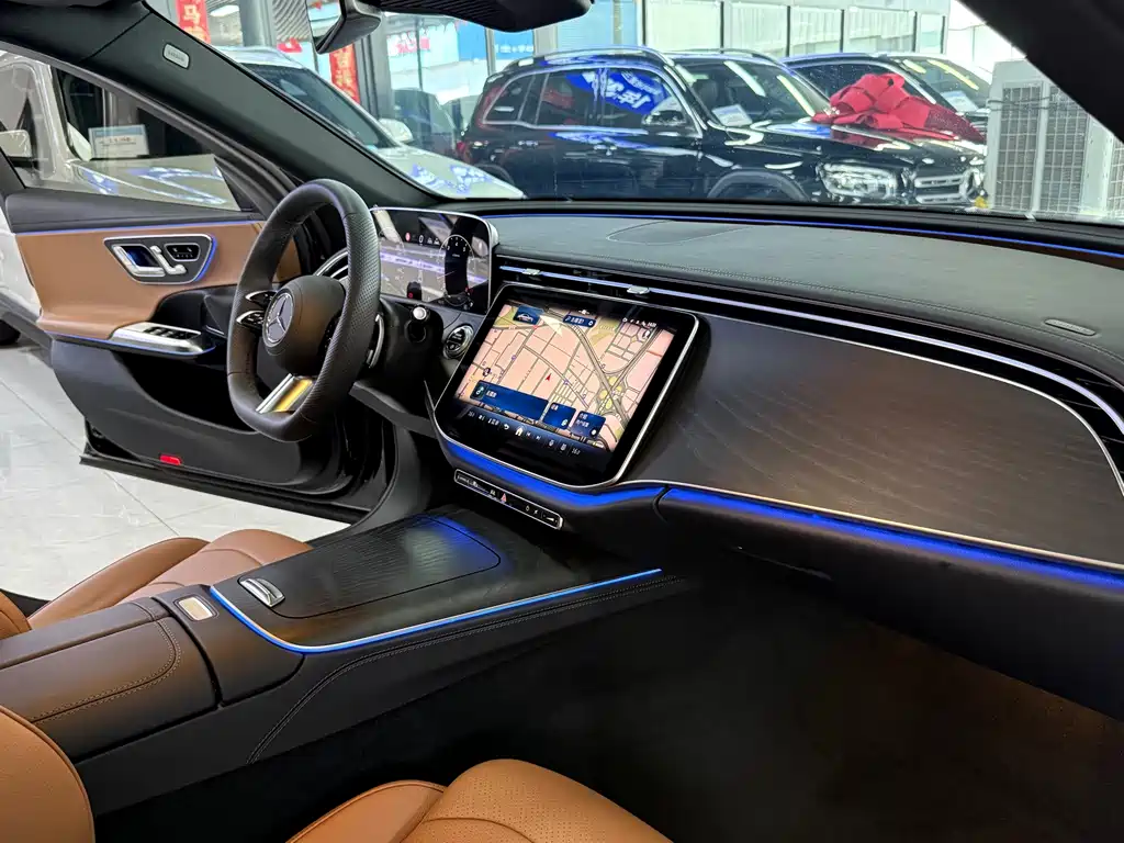 Mercedes-Benz E-Class 2025 — фото 11