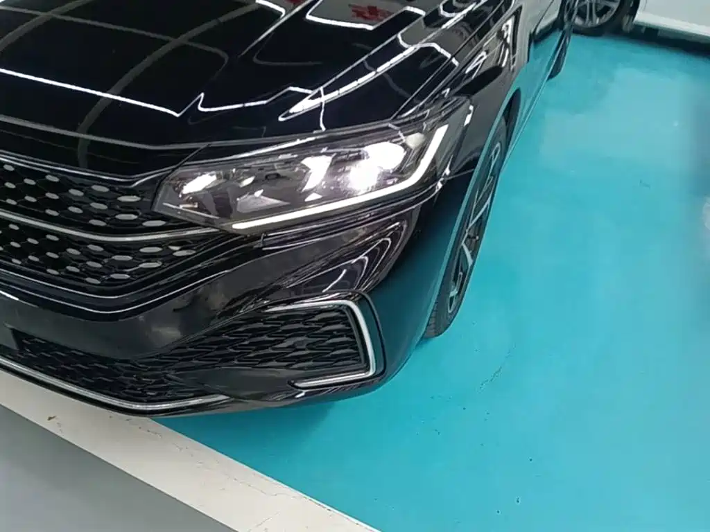 Volkswagen Passat 2023 — фото 15