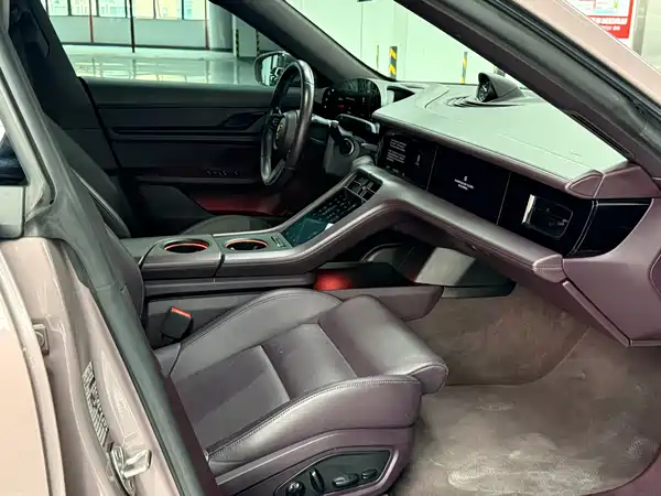 Porsche Taycan 2021