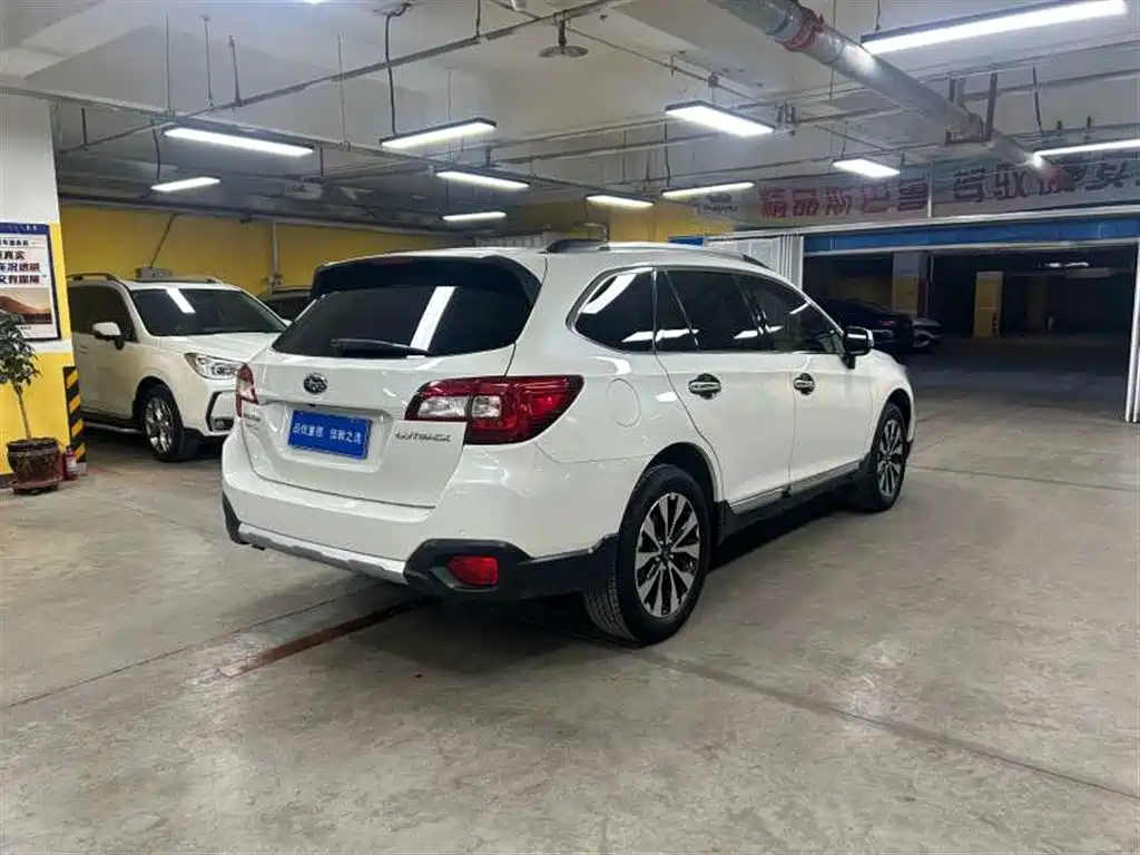 Subaru Outback 2017 — фото 8