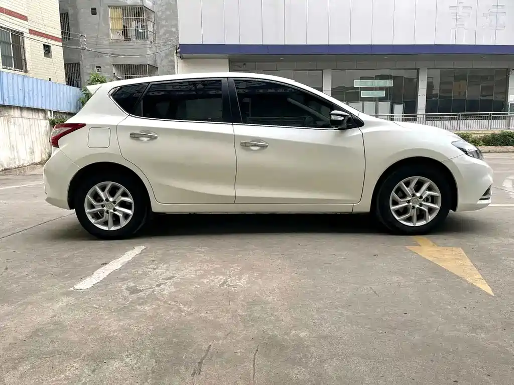 Nissan Tiida 2022