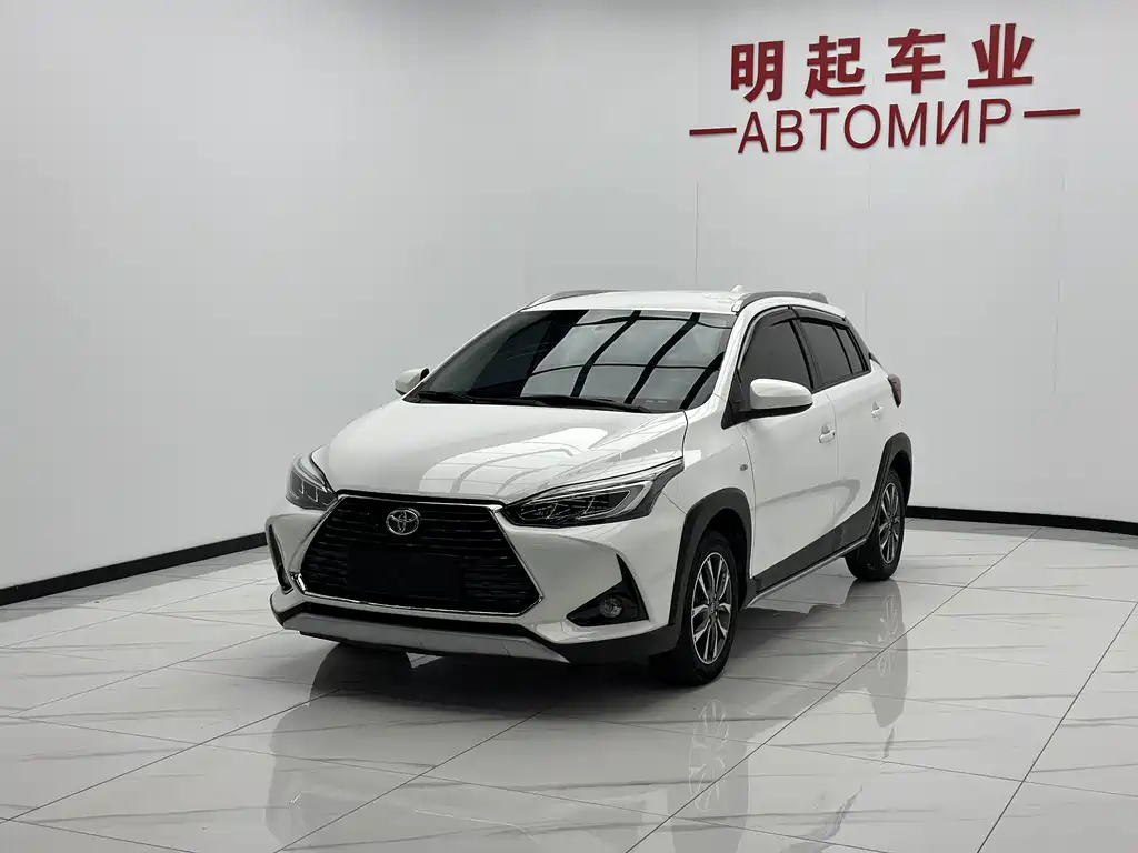 Toyota Yaris L 2022