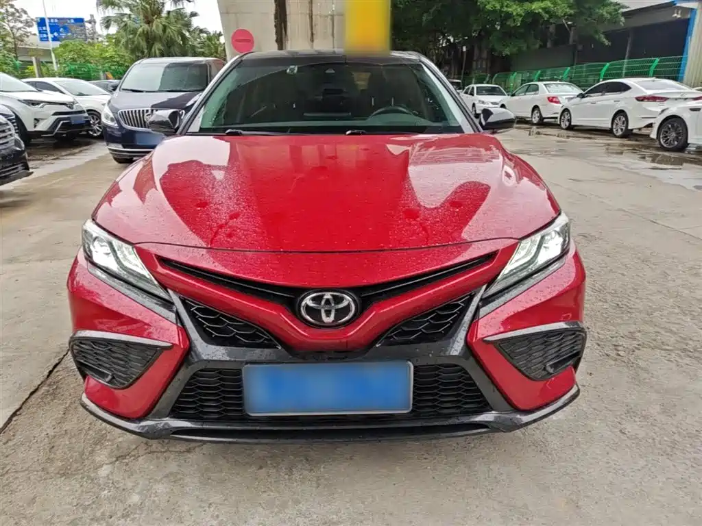 Toyota Camry 2022 — фото 3